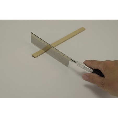 Skærende savklinge med ergonomisk håndtag