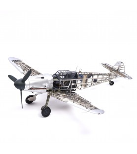 Messerschmitt BF109G stridsflygplan: flygplansmodell i metall 1/16