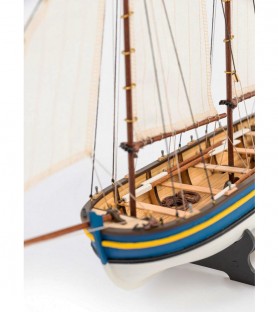 Captain's Longboat HMS Endeavour. 1:50 Wooden Model Ship Kit 3