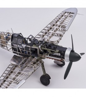 Avion de Chasse Messerschmitt BF109G 1:16. Maquette en Métal et Photodécoupé 5