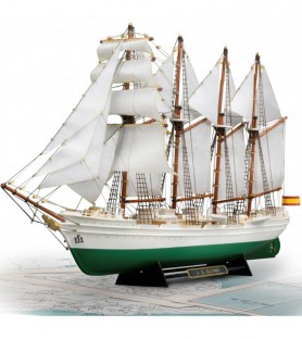 Buque Escuela Juan Sebastián Elcano / Esmeralda 1:250. Maqueta de Barco en Madera y Plástico 1
