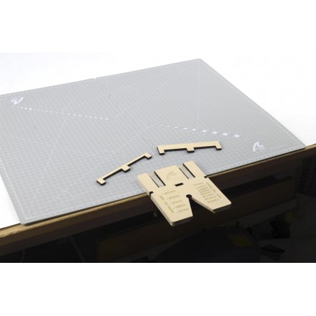 Ny multifunktionell arbetsbänk för modellering och hantverk