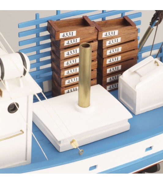 MARE NOSTRUM 1:35 Modelo de madeira de um barco de pesca de arrasto