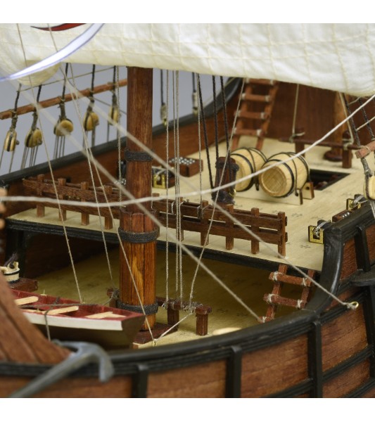 Caravella Santa Maria 1:65. Modello di nave in legno