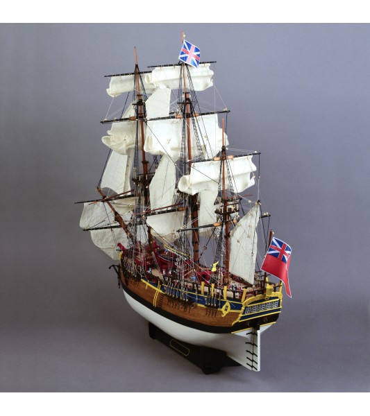 Корабль HMS Endeavour 1:65. Деревянная модель корабля