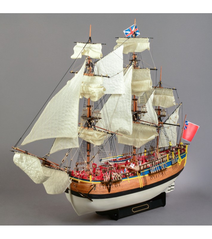 Loď HMS Endeavour. stavebnice dřevěného modelu lodi v měřítku 1:65