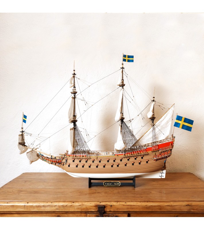 Krigsfartyget Vasa. Presentförpackning med skeppsmodell, färger och verktyg