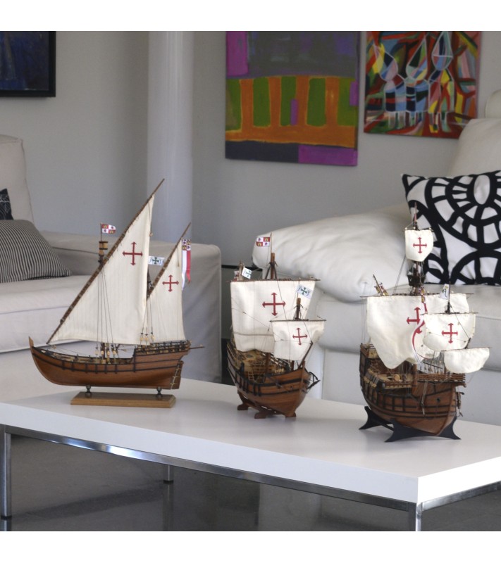 Gift Pack with Ship Models, Figurines, Paints and Tools: Discovery of America Caravels