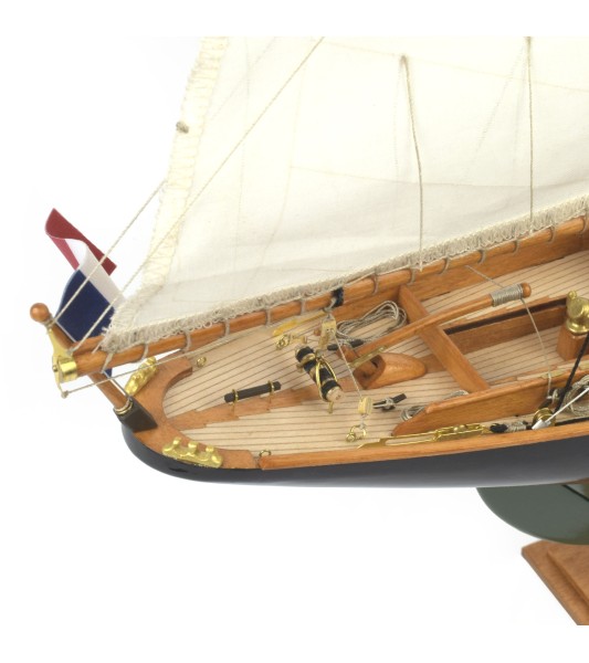 Pen Duick Cutter 1:28. Dřevěný model lodi