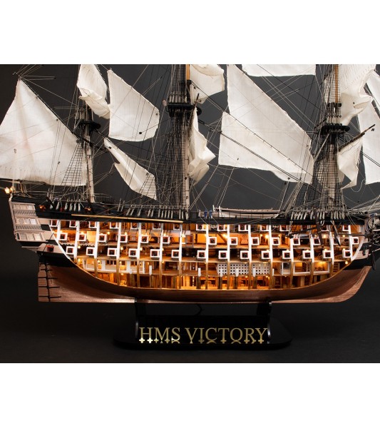 HMS VICTORY Trafalgar 1805 - ANATOMY Version - Trämodell i skala 1:84
