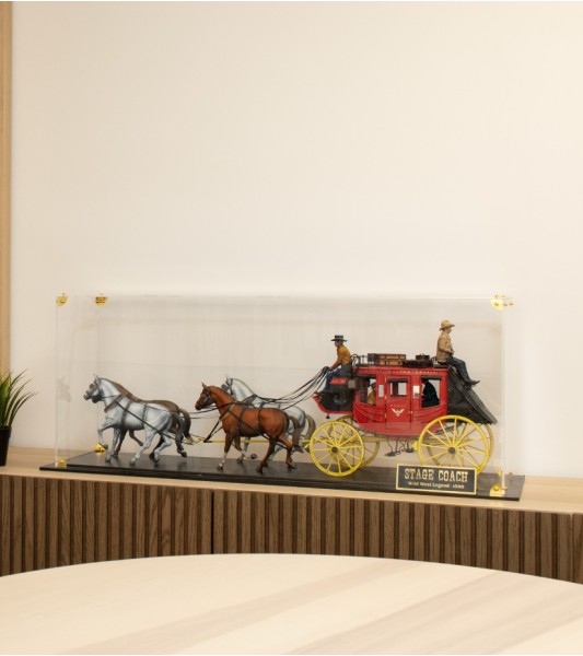 Vitrina com base de madeira e placa de latão para STAGECOACH e MISSISSIPPI