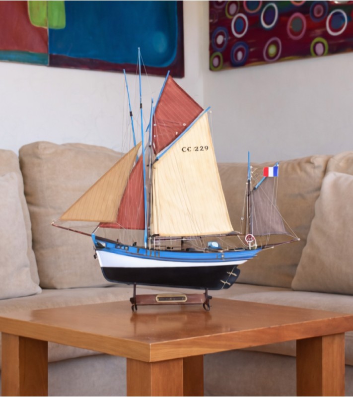 Marie Jeanne Thunfischboot. Geschenkpaket mit...