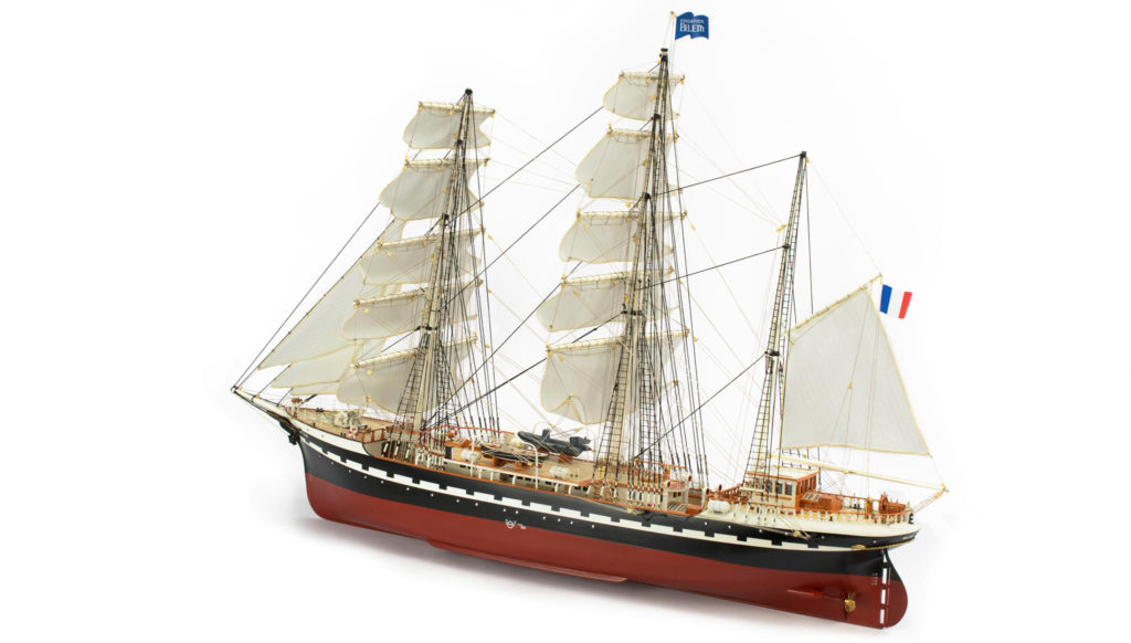 Modélisme naval. Maquette de navire-école Belem de France à l'échelle 1/75 (22519).