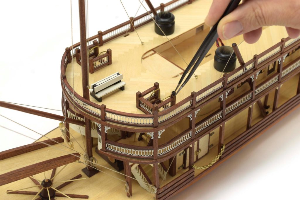 Ship Model Building. Wooden Paddle Steamer Model Renewed King of the Mississippi 1/80 (20515).
