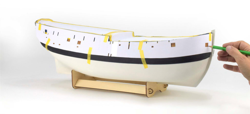 Utilisez les garabits en papier de la nouveau maquette HMS Endeavour 1/65 ! (22520).