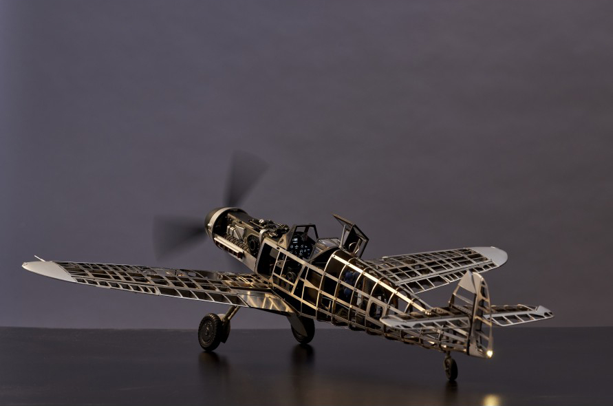 Artesanía Latina: Maqueta en Metal y Fotograbado del Avión Messerschmitt BF109G 1/16 (20356).