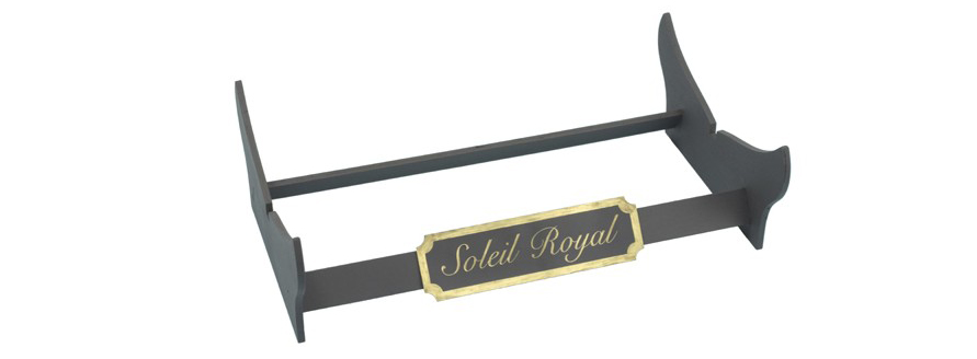 The exhibition base of the new Soleil Royal Ship Model (22904) comes as a gift with the modeling kit.