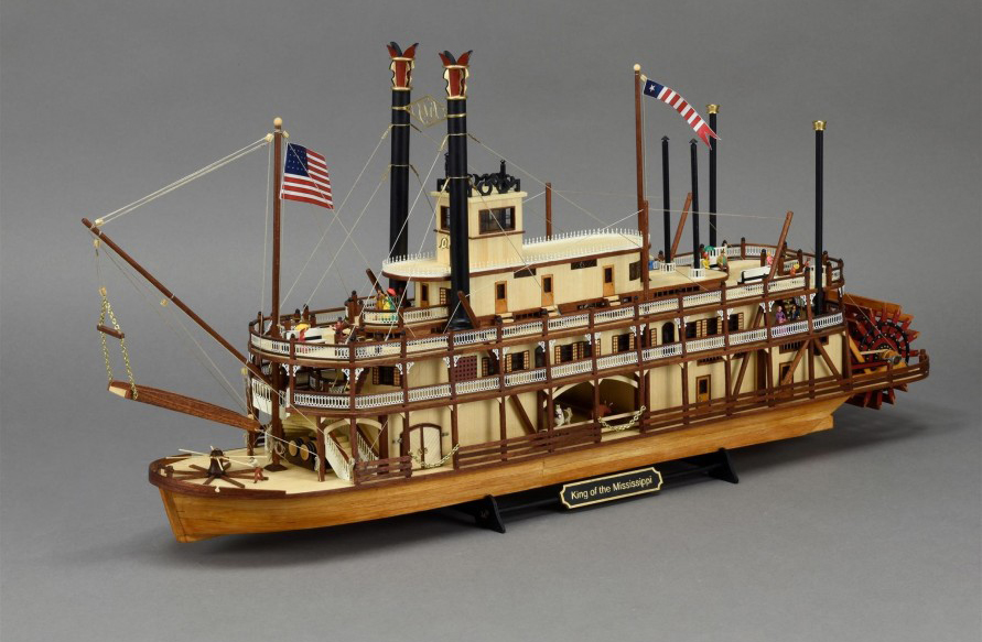 Wooden Model Ship New Paddle Steamer King of the Mississippi (20515).