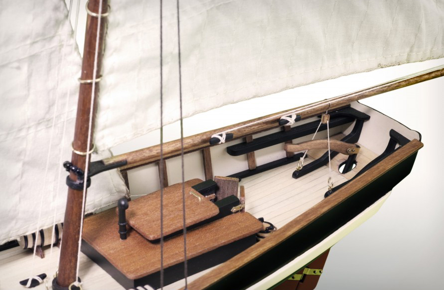 Maqueta en Madera Swift 1805 (22110N) con Renovada Presentación para el Barco Piloto de Virginia (EE.UU.)