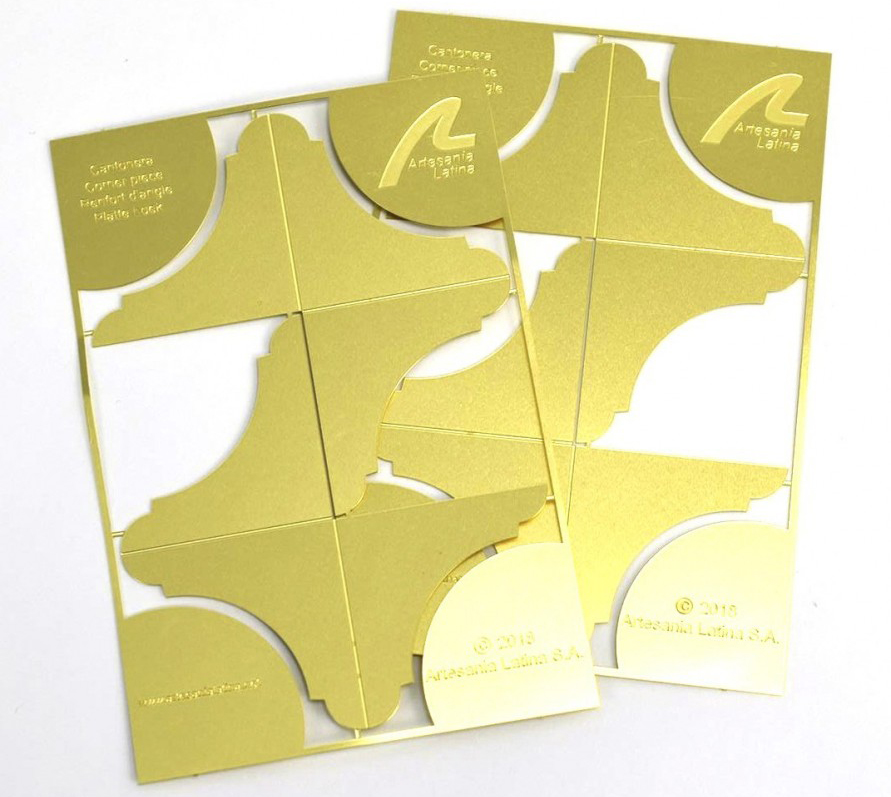 Set of 4 Brass Corners N2 (27316) for Crafts and Models Exhibition in Showcases.