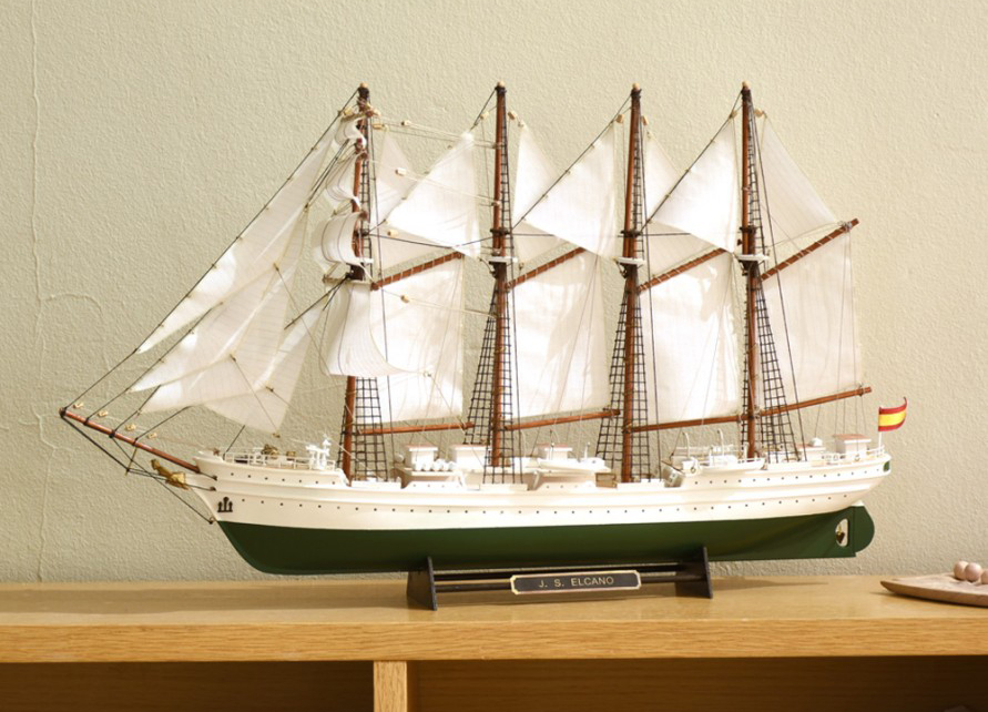 Montage Maquette Navire Elcano. Kit de modélisme du bateau-école espagnol (22260).