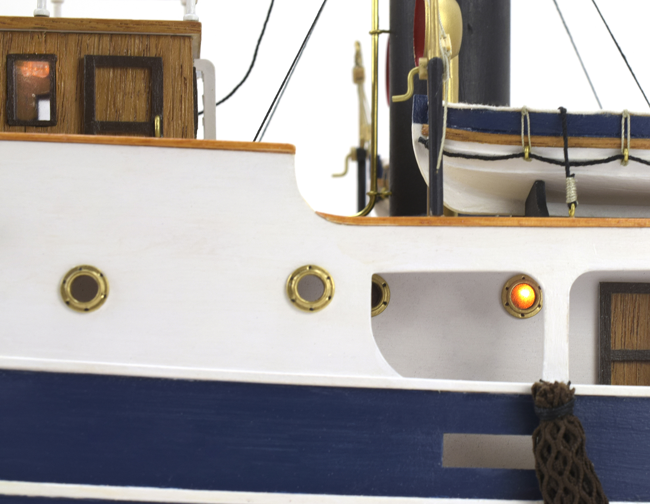 R/C Tugboat Model Sanson (20415) by Artesanía Latina.