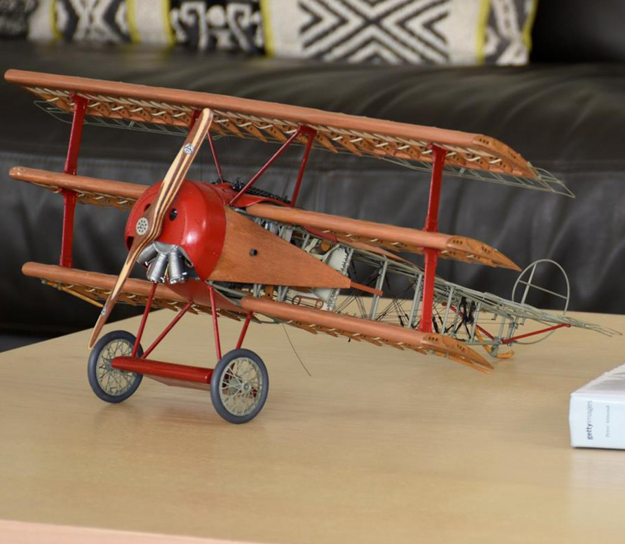 Regalar Modelismo: Pack Regalo Maqueta Caza Alemán Fokker Dr. I de la I Guerra Mundial (20350-L) de Artesanía Latina.