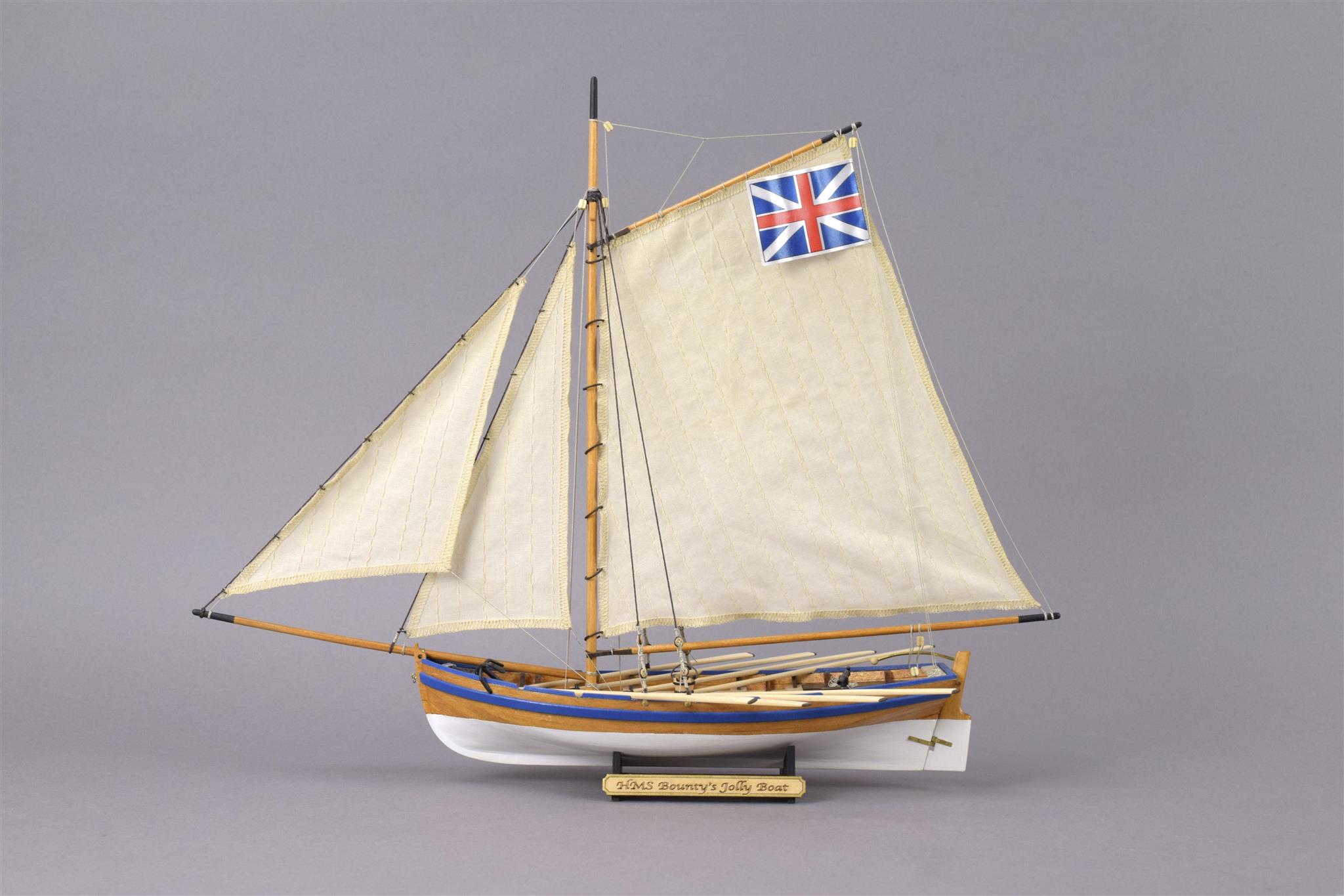 Maqueta en Madera de Bote Auxiliar HMS Bounty –Jolly Boat- (19004-N) de Artesanía Latina.