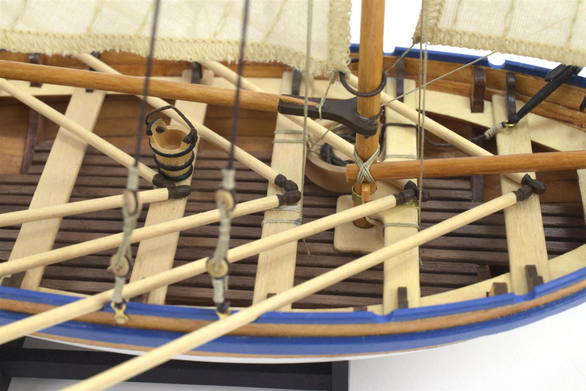 Bounty Jolly Boat Model (19004-N). 1:25 Scale Modeling Ship Kit in Wood by Artesanía Latina.