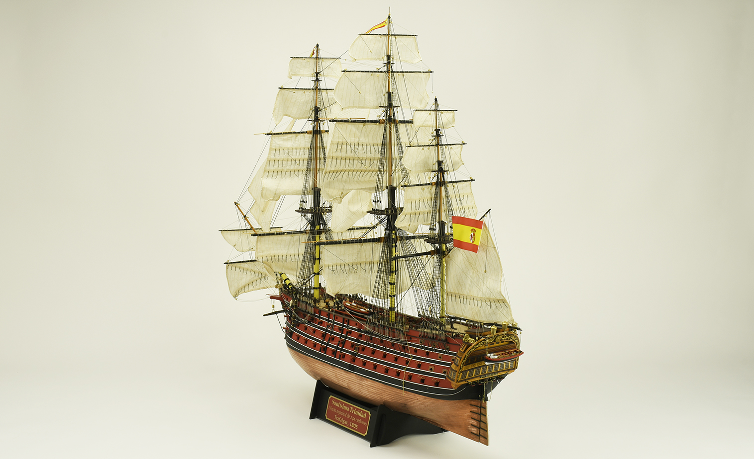 Modélisme Naval pour Experts. Maquette Bateau en Bois Navire de Ligne Espagnol Santísima Trinidad (22901) par Artesanía Latina.