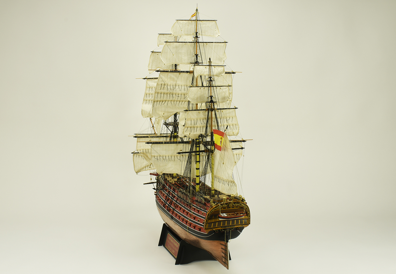 Naval Modeling for Experts. Wooden Ship Model Santísima Trinidad (22901) by Artesanía Latina.