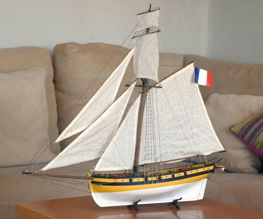 Gift Pack Model Ship Le Renard (22401-L) by Artesanía Latina.