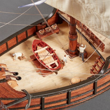 Set of 10 Metal Figures: Caravel Santa María