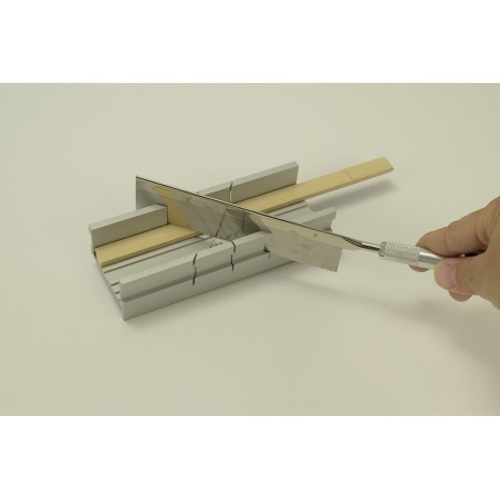 Skrzynka uciosowa z anodyzowanego aluminium