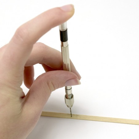 Präzisions-Minihandbohrer mit 7 HSS-Bohrern