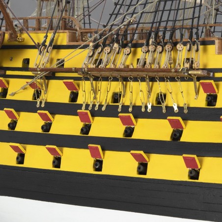 Navio da Linha Santa Ana 1:84. Modelo de madeira do navio 14