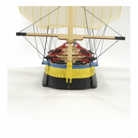 Easy Kit Fregat Hermione La Fayette 1:160. Houten modelschip met beschilderingen 4