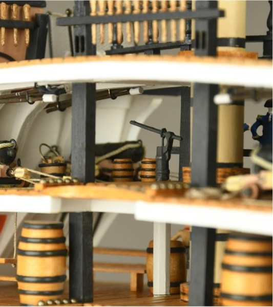 Sectie HMS Victory 1:72. Houten modelschip