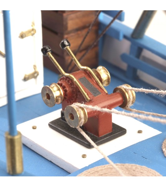 MARE NOSTRUM 1:35 Holzmodell eines Fischkutters Trawler