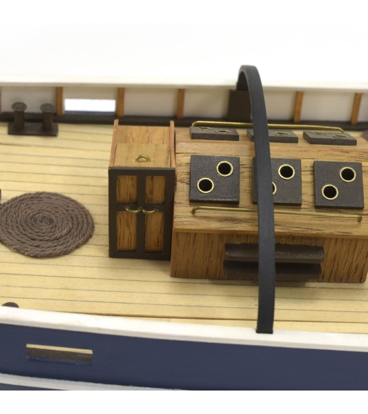 Holownik Sanson. drewniany model statku w skali 1:50 (kompatybilny z modelami R/C)