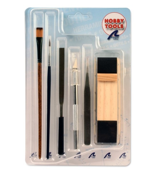 HMS Victory. Gift Pack with Ship Model, Figurines, Paints, LEDs and Tools