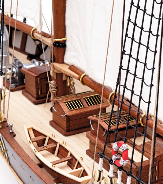 Bluenose II. Pacote Regalo com Modelo, Tintas e Ferramentas