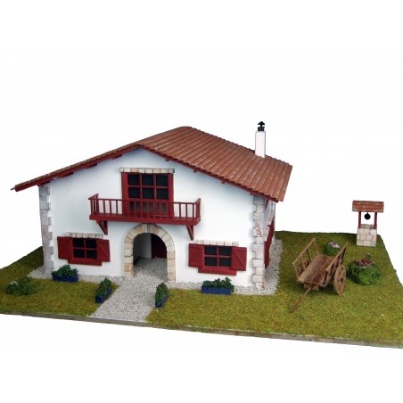 Wooden Model: Country House Biarritz (Basque Country) 1/72