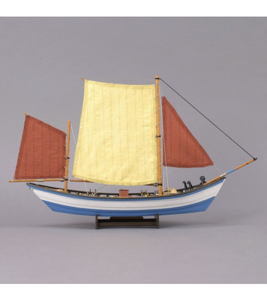Doris Saint Malo 1:20. Maqueta de Barco de Pesca en Madera 17