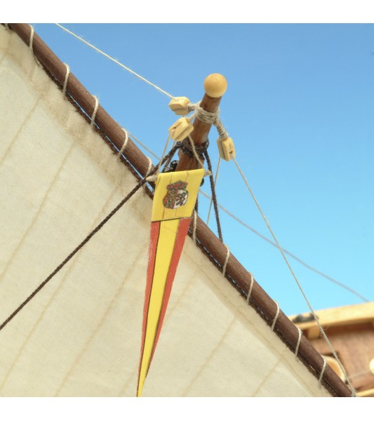 Barco do Capitão Santíssima Trindade 1:50. Modelo de barco em madeira 6