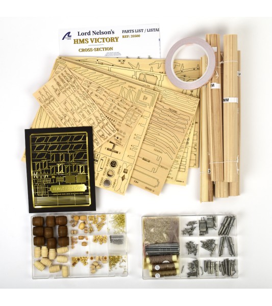 HMS Victory's tværsnit. 1:72 modelskibssæt i træ