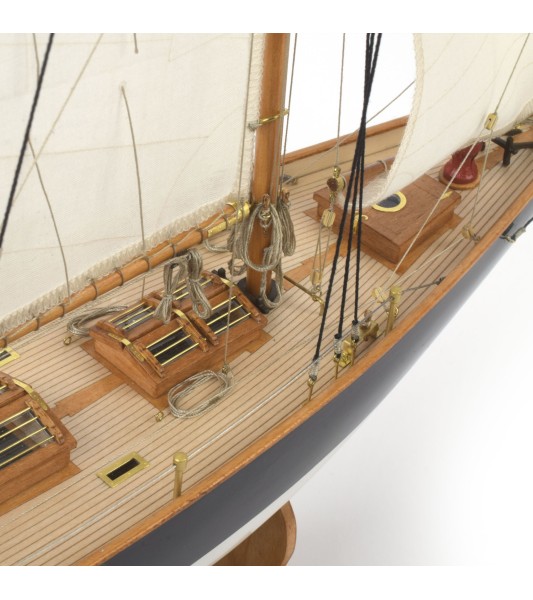 Pen Duick Cutter 1:28. Dřevěný model lodi