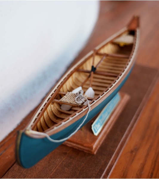 The Indian Girl Canoe. Pacote de Oferta com Modelo, Vitrina, Tintas e Ferramentas