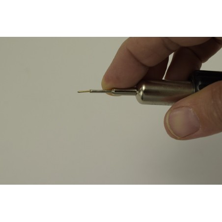 Magnetická hřebíkovačka pro stavbu modelů