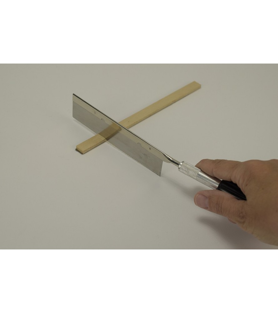 Řezací pilový kotouč s ergonomickou rukojetí